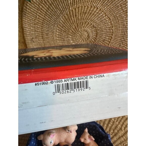 ArtMark Fine Porcelain pig decor - Picture 8 of 9